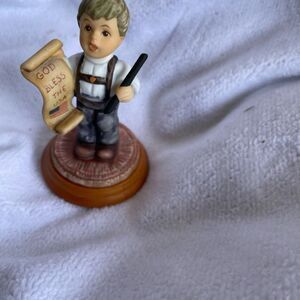 2003 Berta Hummel “God Bless the U.S.A.” Goebel Figurine